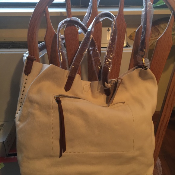 NWT Linea Pelle Cream Leather Tote W Stud Detail & Crossbody - Picture 2 of 15